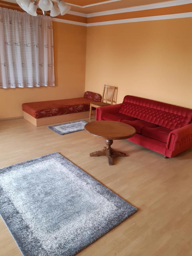Gabor Pal 1 Apartman 1 Szoba Dunafoldvar Ngoại thất bức ảnh